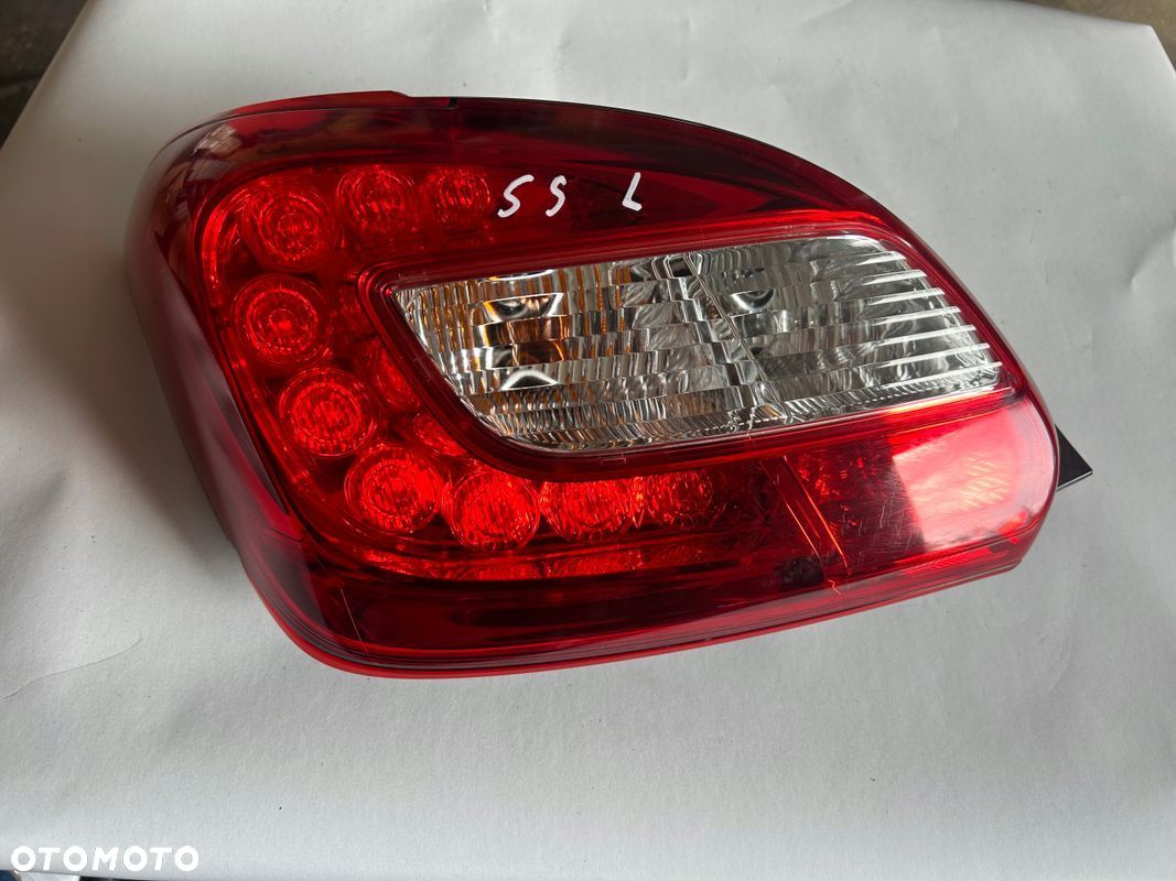 MITSUBISHI SPACE STAR LIFT 16- LAMPA TYLNA LEWA - 1