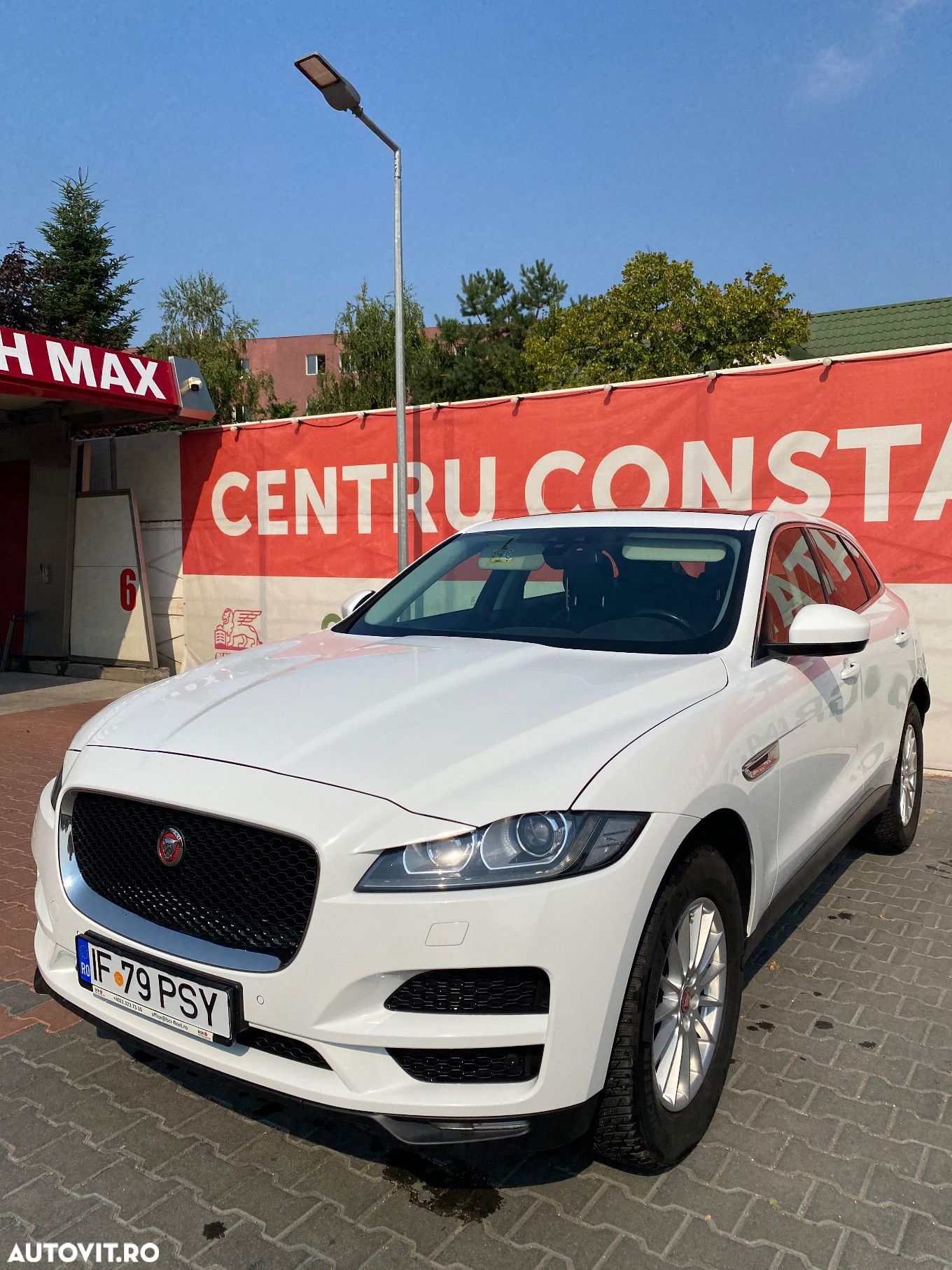 Jaguar F-Pace 20d AWD Prestige - 1