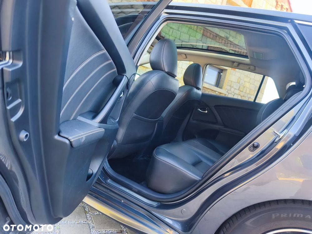 Toyota Avensis - 25