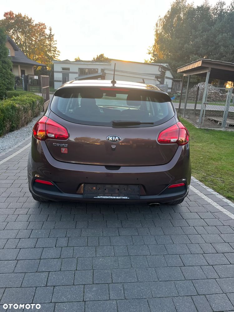 Kia Ceed - 8