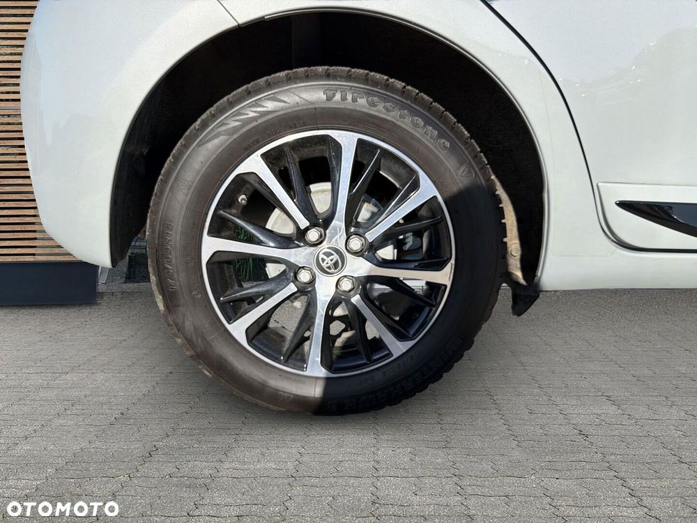 Toyota Yaris 1.5 Premium CVT - 25