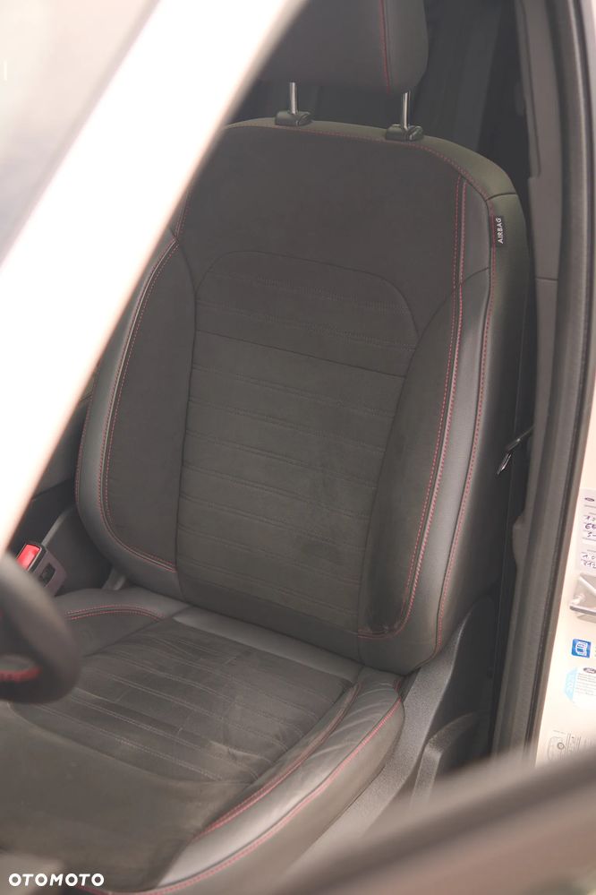 Ford Kuga - 28