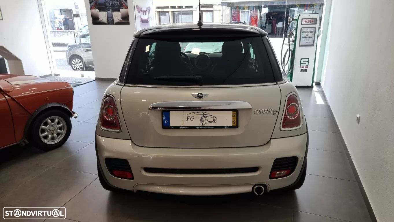MINI 3 Portas Cooper D - 9