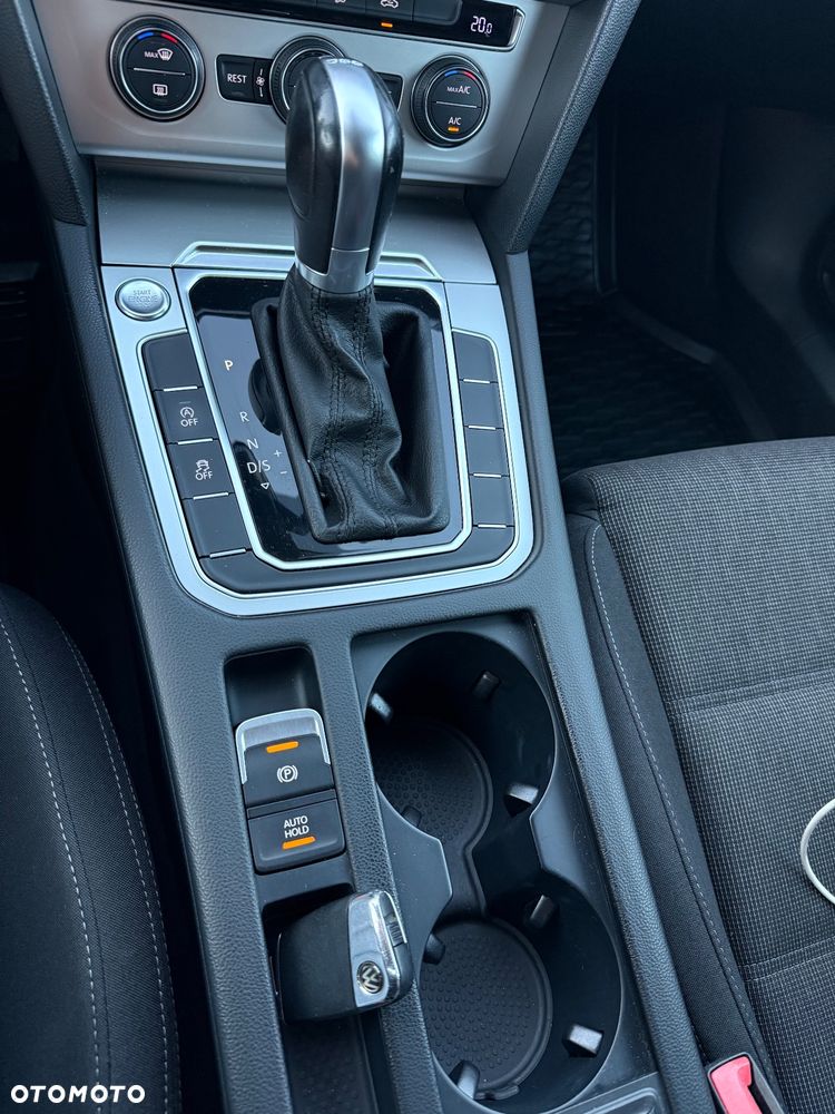 Volkswagen Passat 2.0 TDI SCR Comfortline DSG - 20