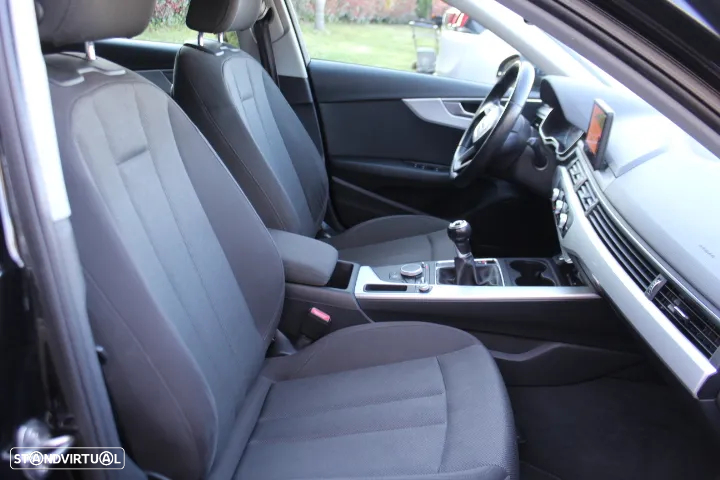 Audi A4 Avant 2.0 TDI Advance - 36