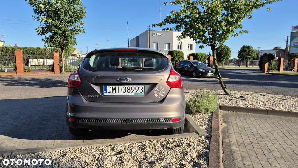 Ford Focus 1.6 Ambiente Start - 4