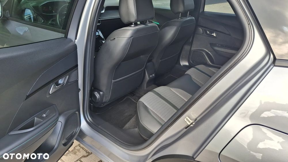 Peugeot 2008 PureTech 130 EAT8 Allure - 18