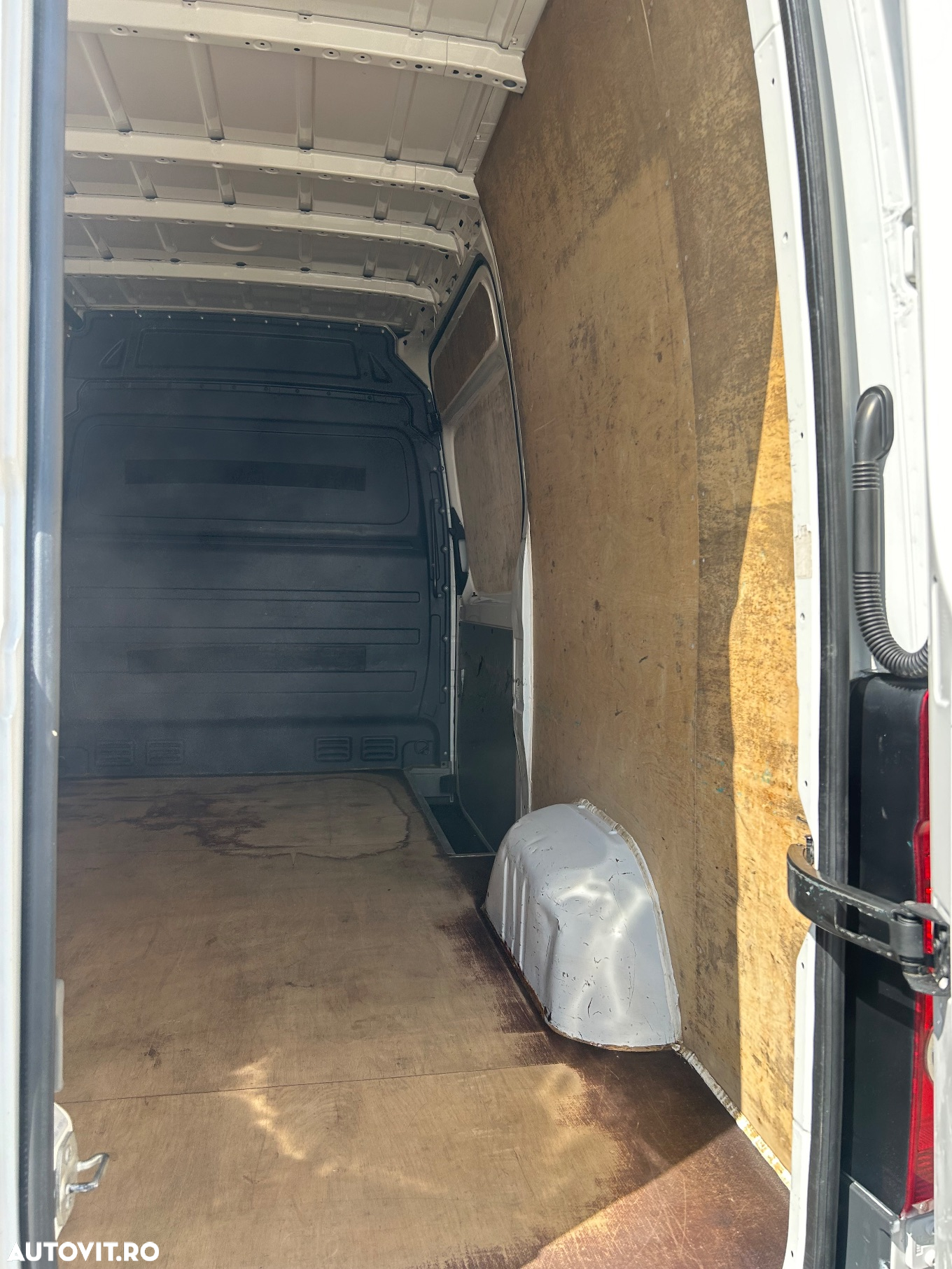 Volkswagen Crafter - 13