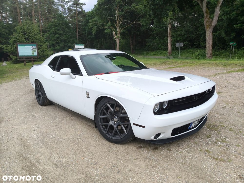 Dodge Challenger - 2
