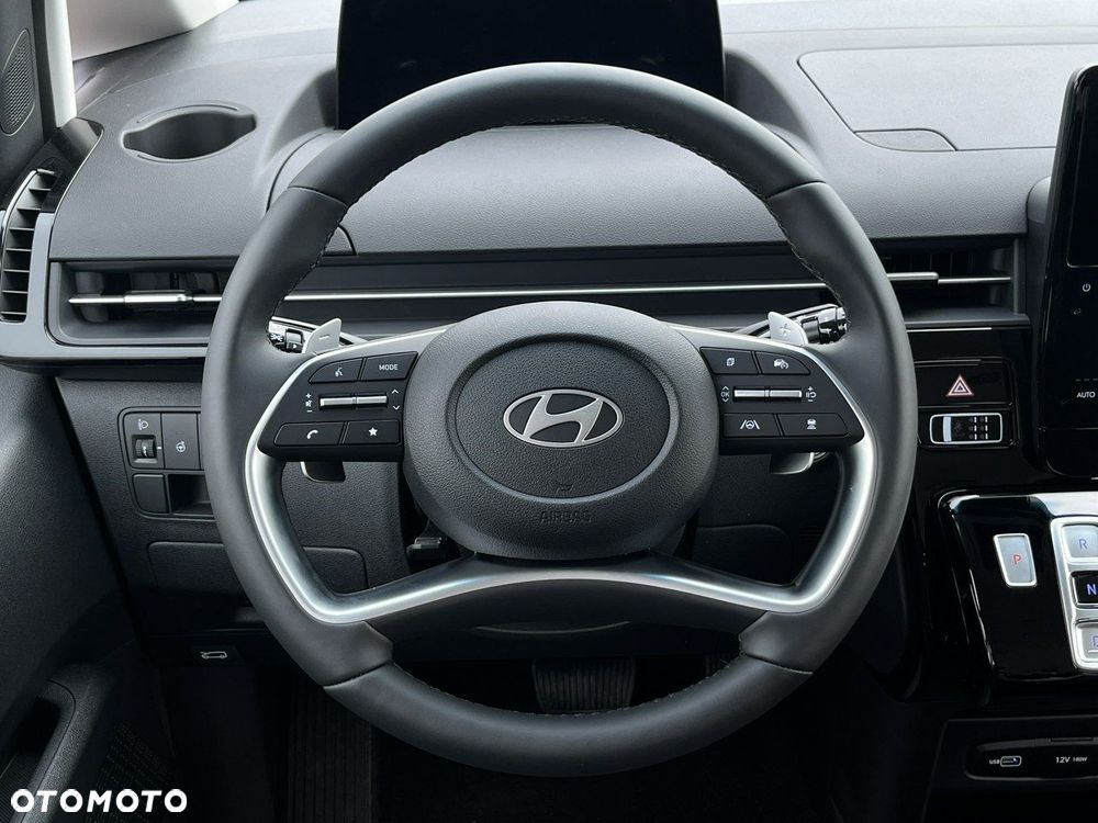 Hyundai Staria - 19