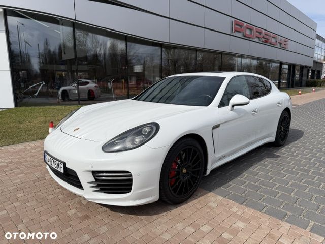 Porsche Panamera - 1