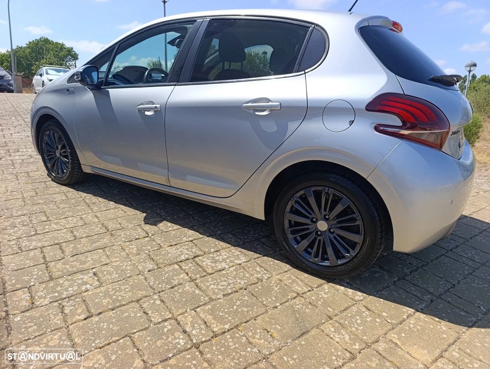Peugeot 208 1.2 PureTech Style - 2