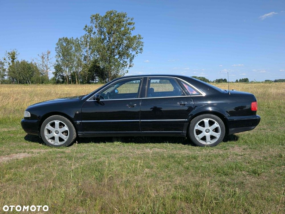 Audi A8 - 4