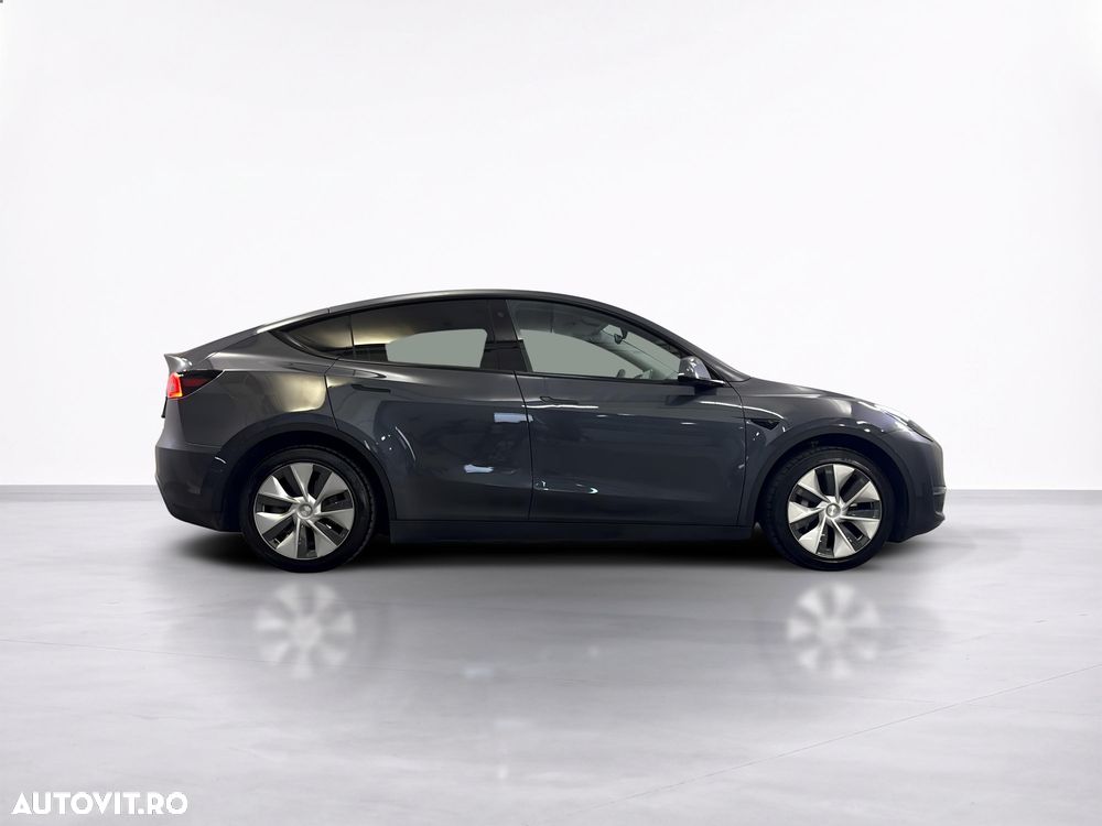 Tesla Model Y Long Range Dual Motor AWD - 7