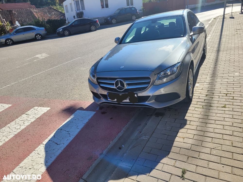 Mercedes-Benz C - 12