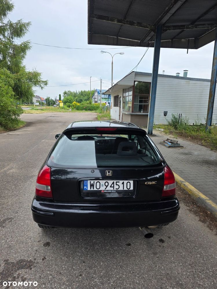 Honda Civic 1.8i VTI - 7