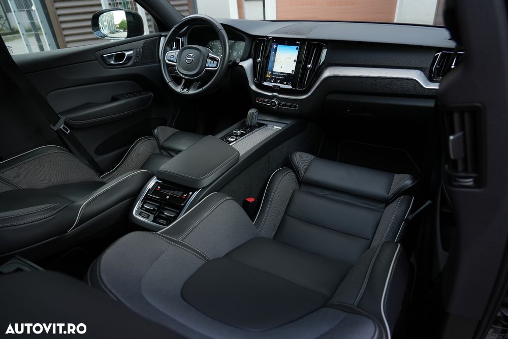 Volvo XC 60 D5 AWD Geartronic RDesign - 11