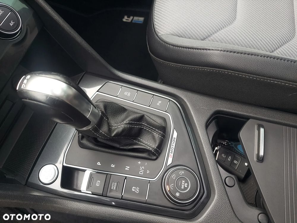 Volkswagen Tiguan 2.0 TDI SCR 4MotION DSG R-Line - 17