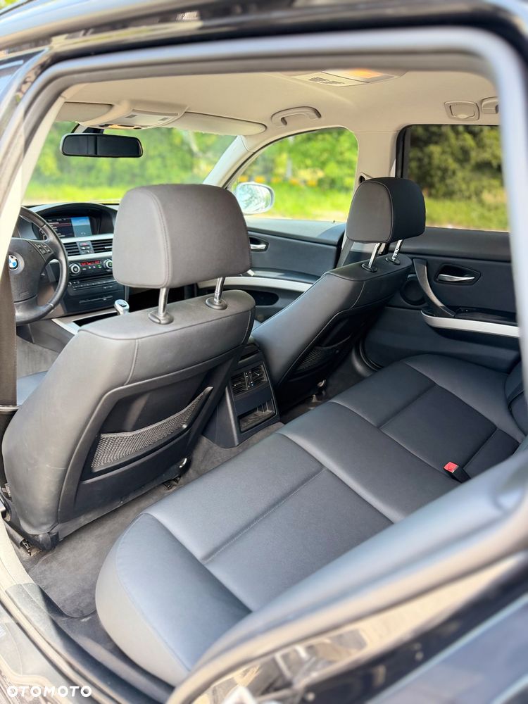 BMW Seria 3 318d - 15