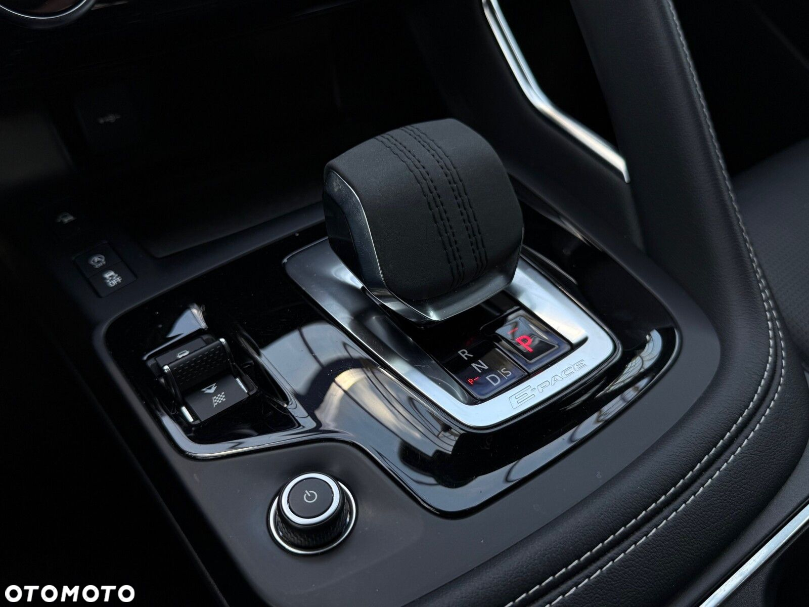 Jaguar E-Pace - 28