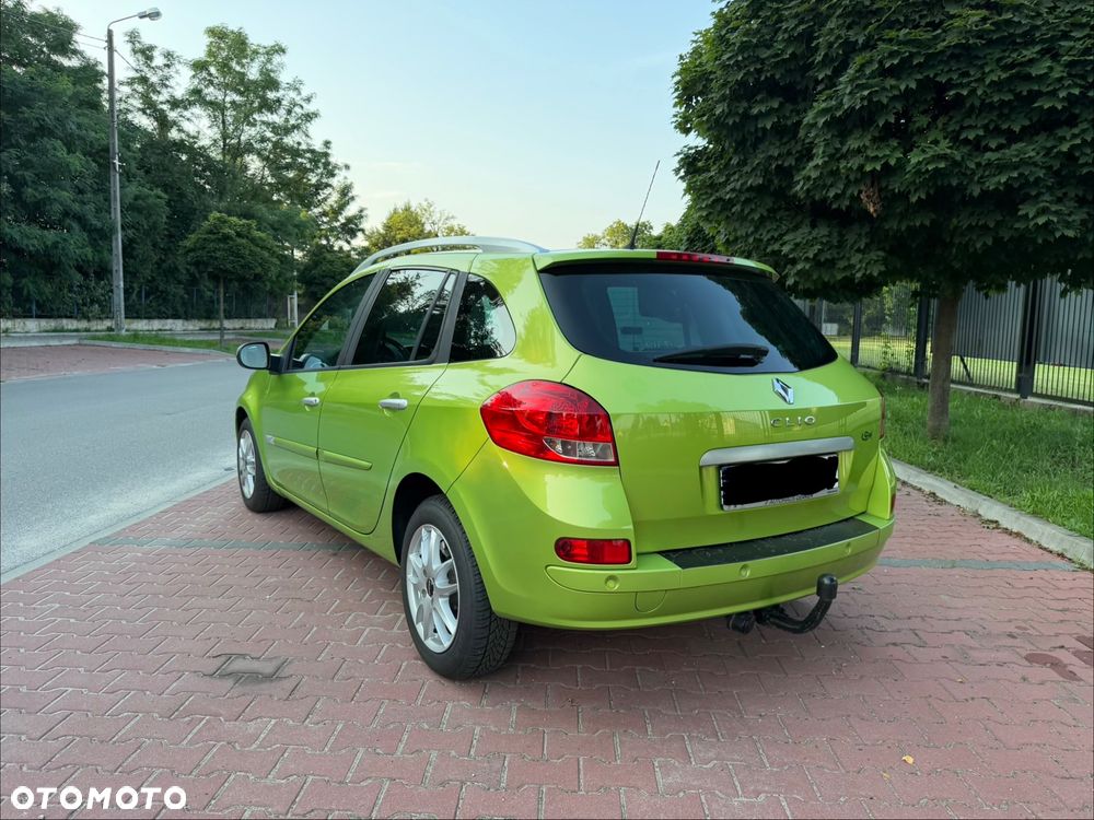 Renault Clio - 11