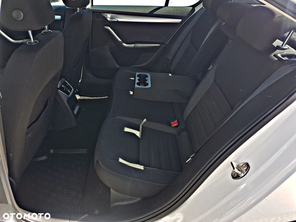 Skoda Octavia 2.0 TDI SCR Ambition - 21