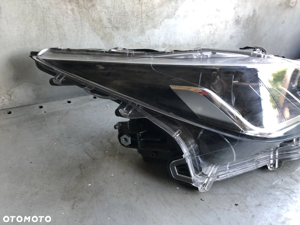 LA-43 . Lampa Prawy Przód Soczewka Toyota Corolla E21 Sedan (2018–2023) - Gwarancja Wysyłka - 3