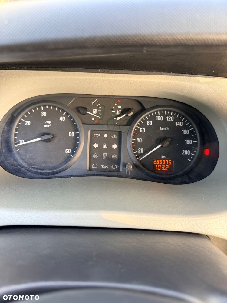 Opel Vivaro - 11