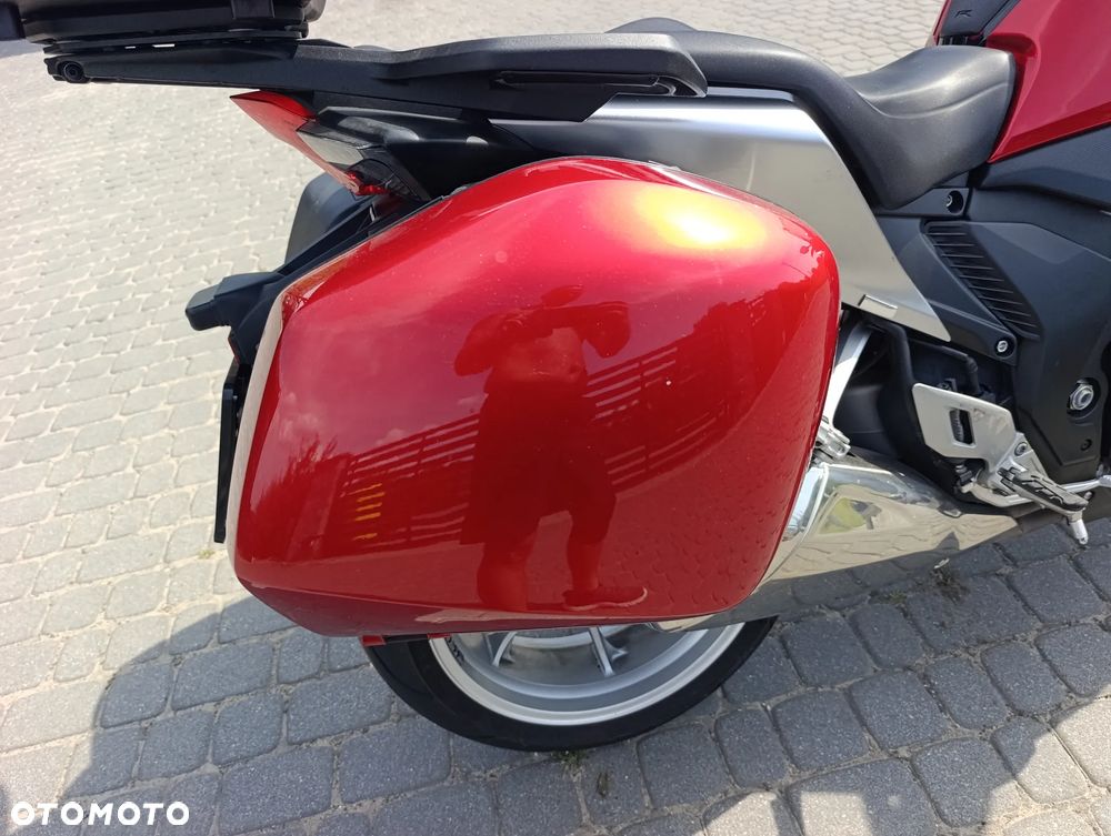 Honda VFR - 29