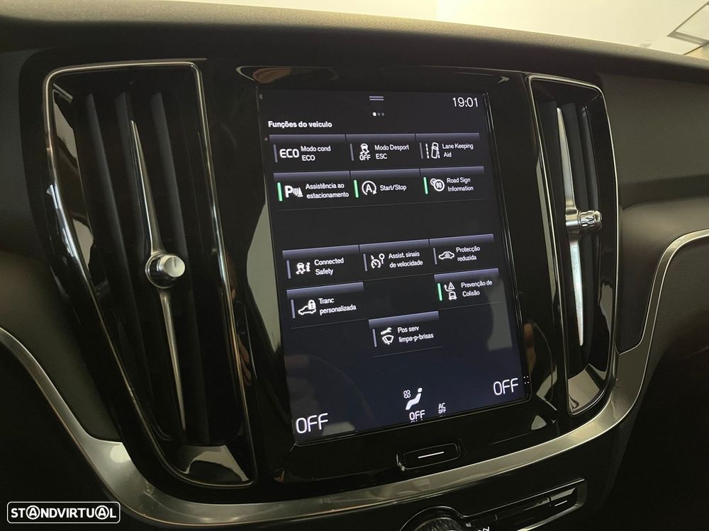 Volvo V60 2.0 D3 Momentum Geartronic - 24