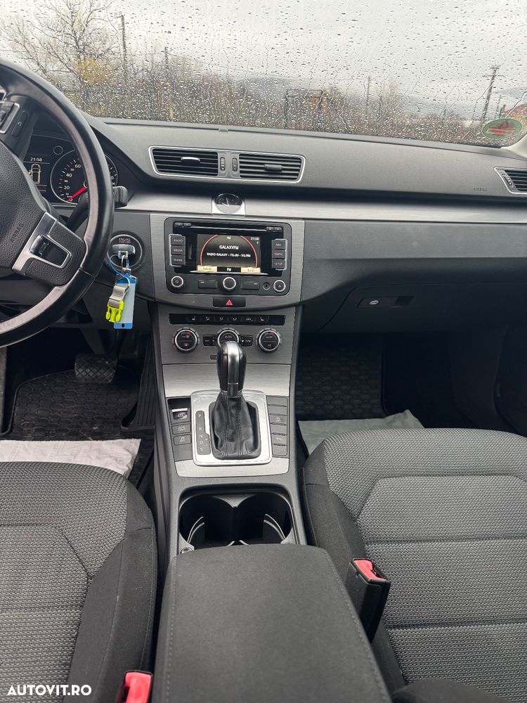 Volkswagen Passat Variant 2.0 Blue TDI DSG SCR Comfortline - 9