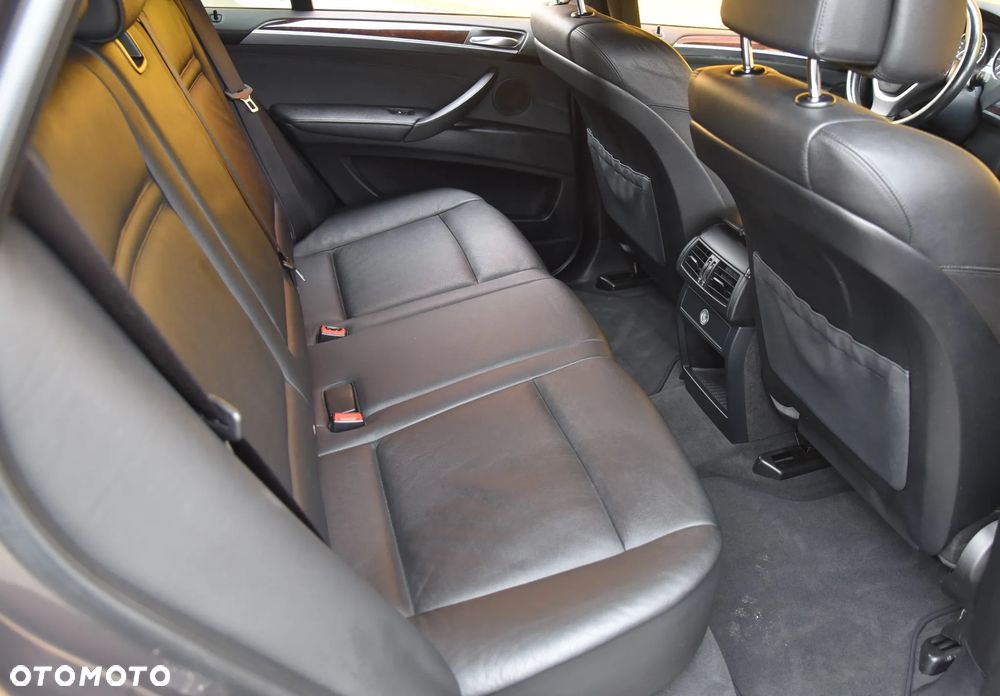 BMW X5 xDrive50i Edition Exclusive - 25