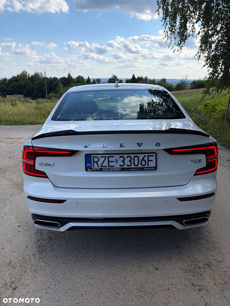 Volvo S60 T4 R-Design - 8
