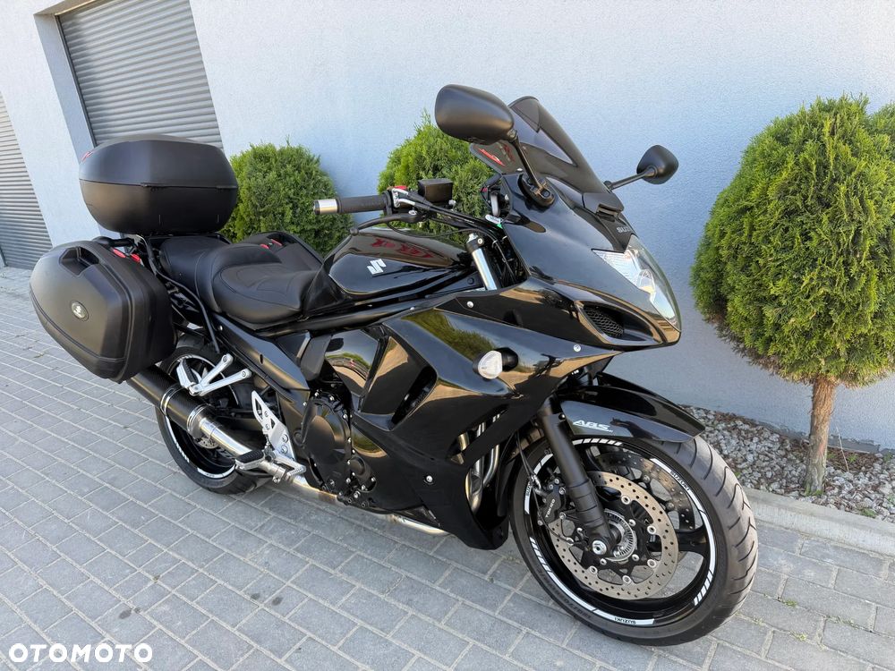 Suzuki GSX - 3