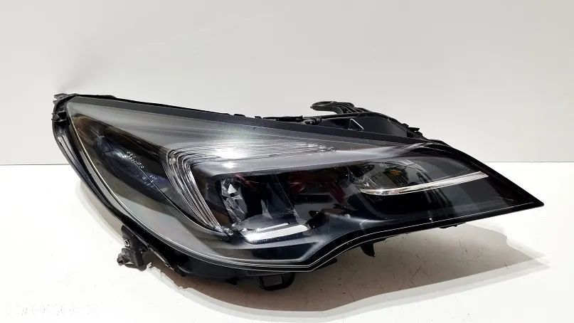 Reflektor prawy led Opel Astra V K europa - 1