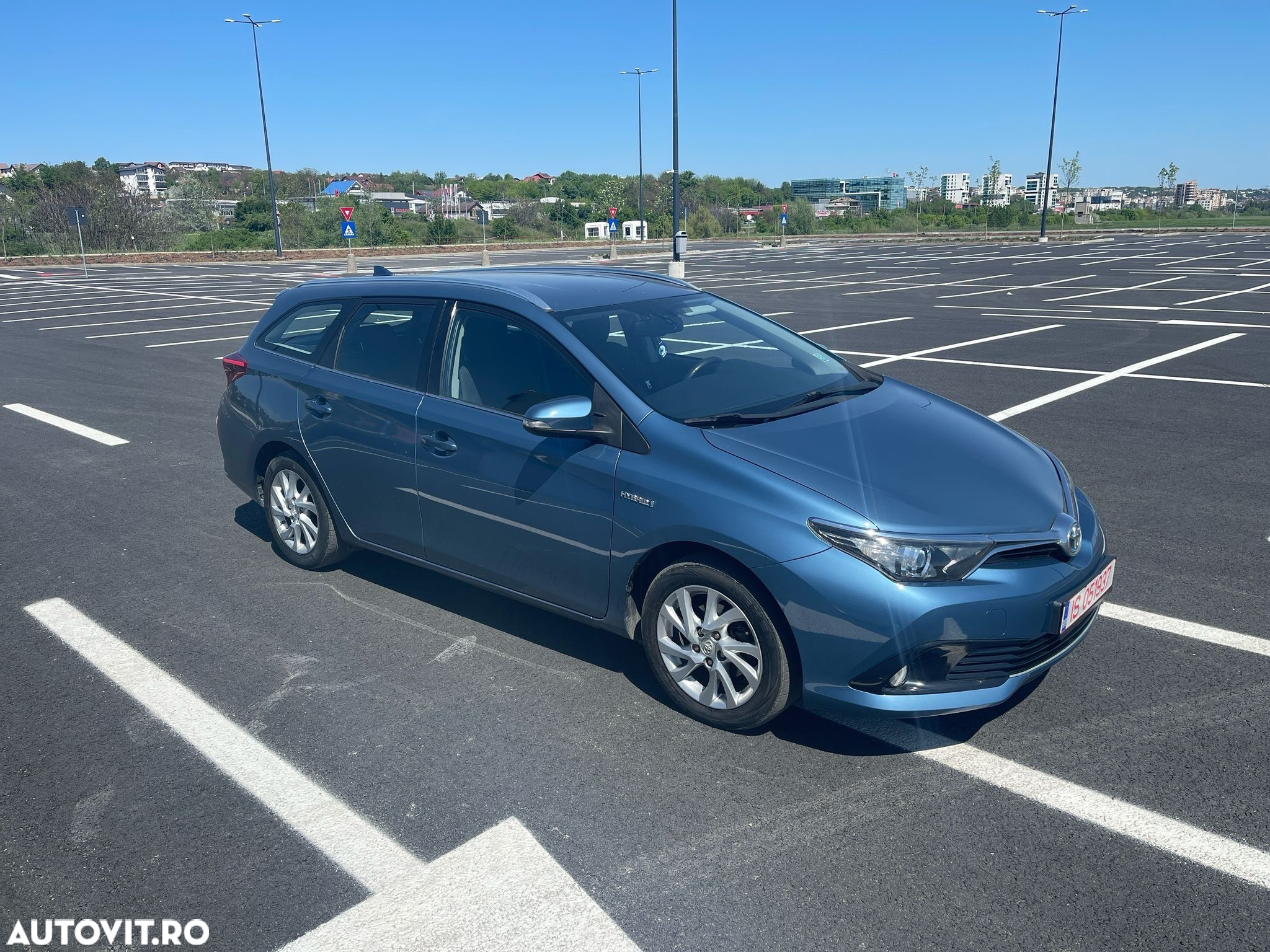 Toyota Auris 1.8 L VVT-i HSD Sol + - 14