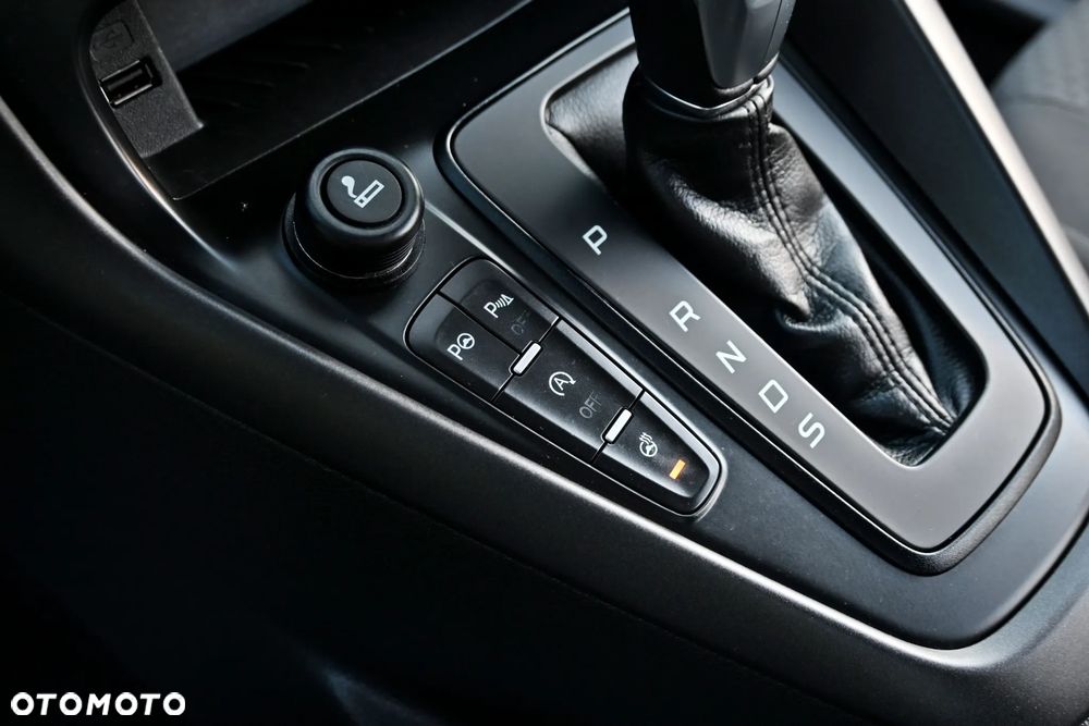 Ford Focus 1.5 EcoBoost ST-Line - 36