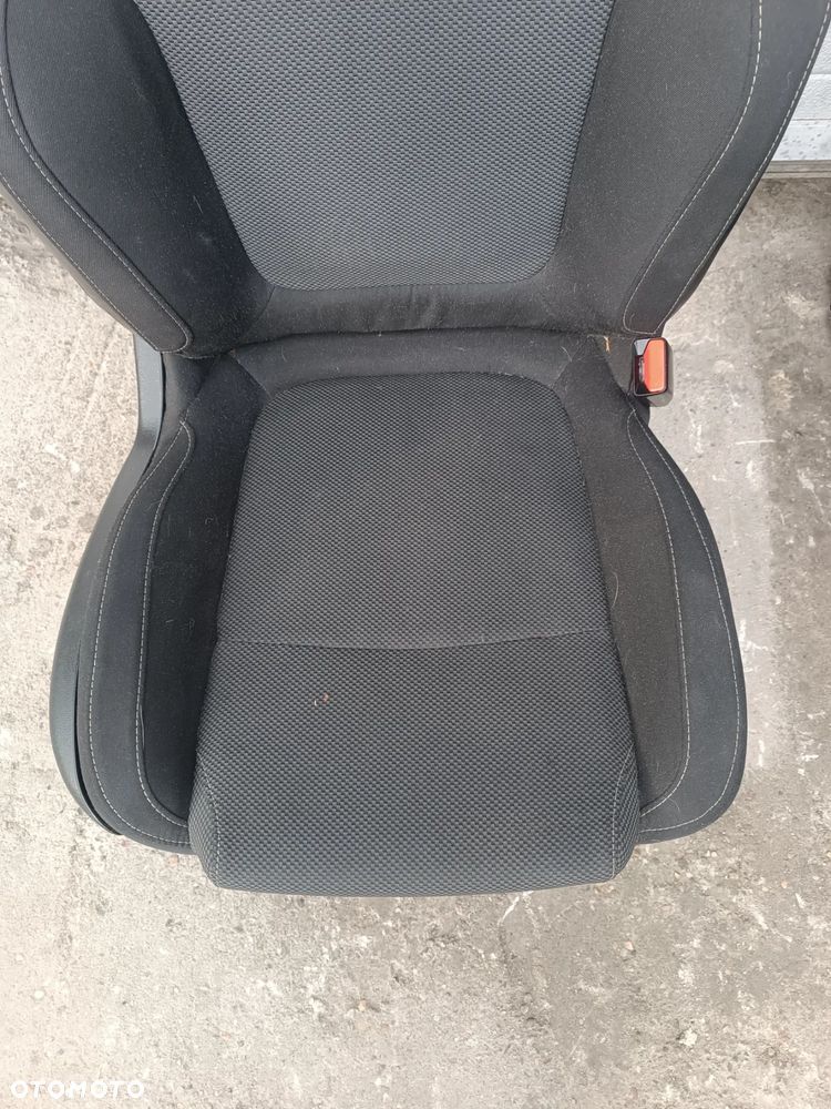 FOTEL PRAWY PRZÓD PRZEDNI RENAULT MEGANE IV - 2