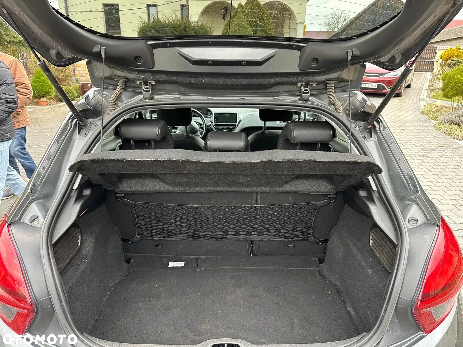 Peugeot 208 1.2 PureTech GPF Signature S&S - 12