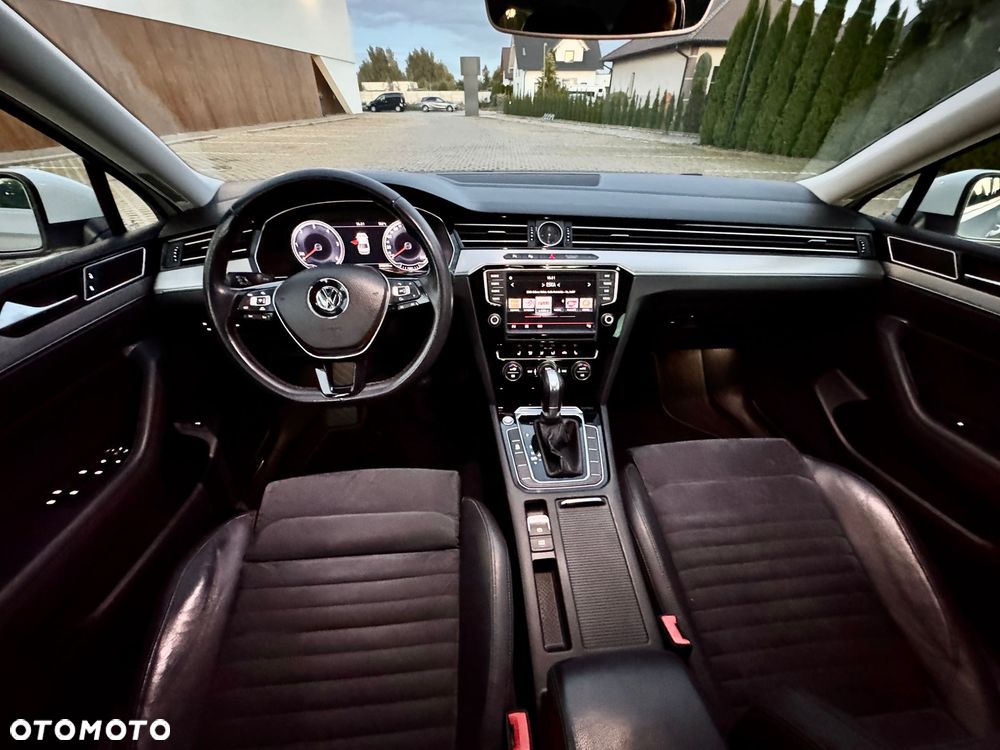 Volkswagen Passat - 11