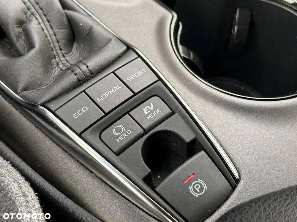 Toyota Camry 2.5 Hybrid Comfort CVT - 25