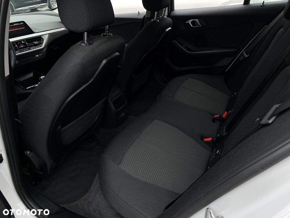 BMW Seria 1 118i - 18