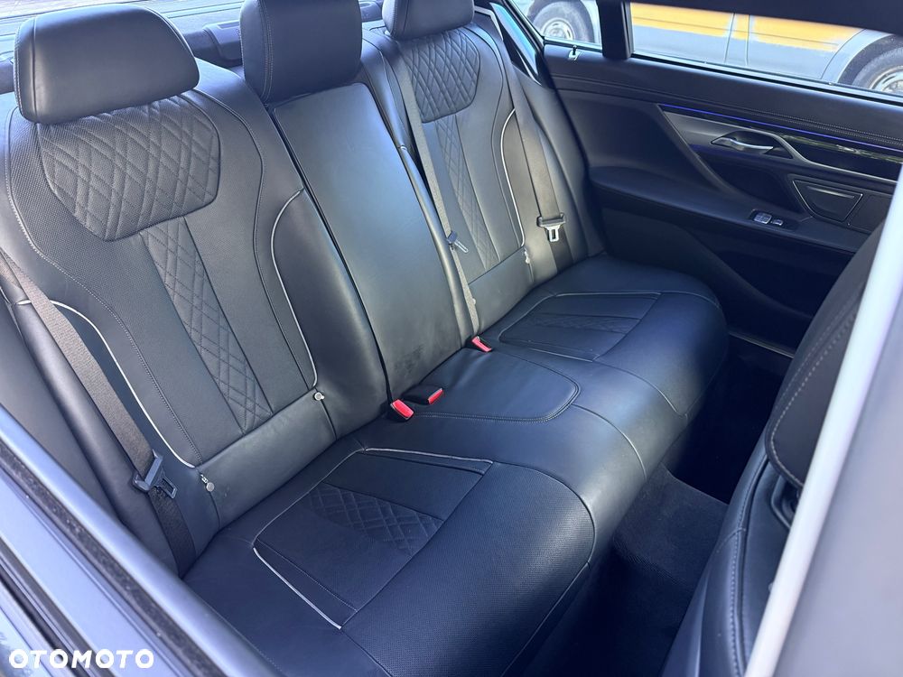 BMW Seria 7 740Li - 10
