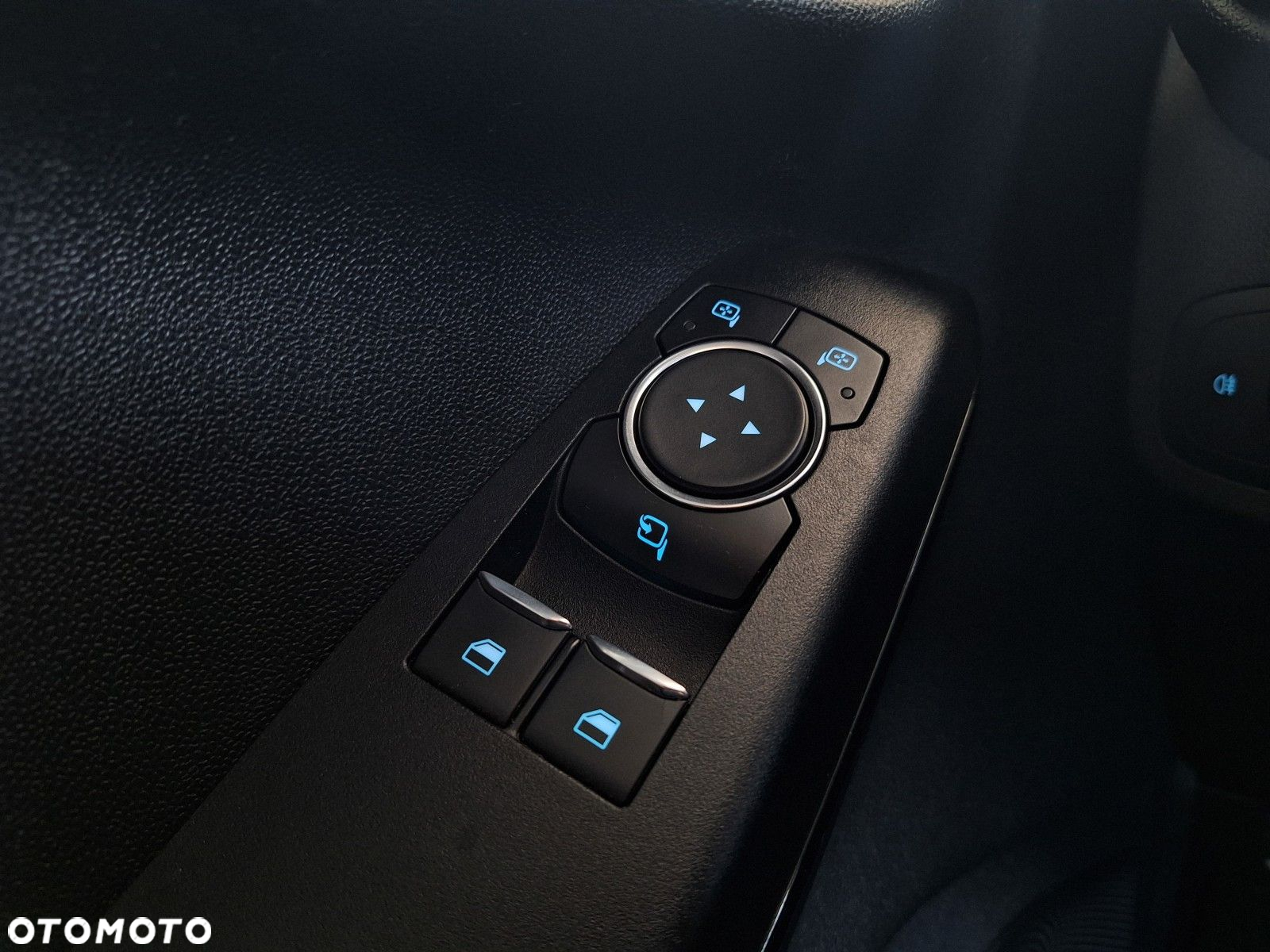 Ford Fiesta 1.0 EcoBoost Trend - 37