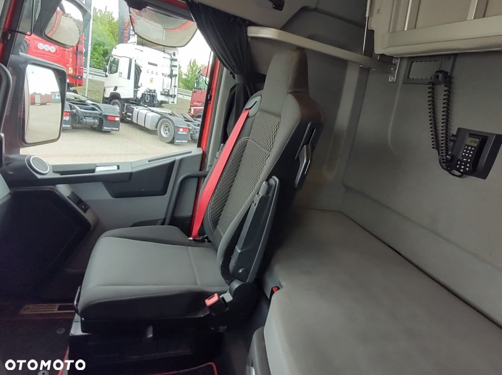 Renault T480 - 12