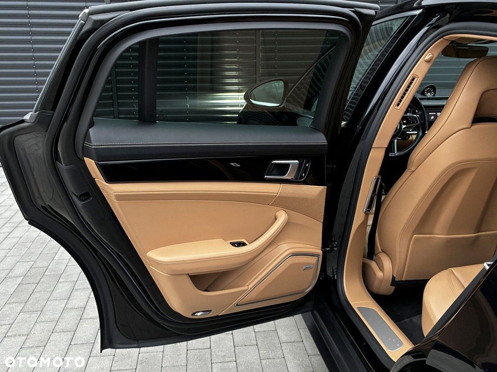 Porsche Panamera - 33