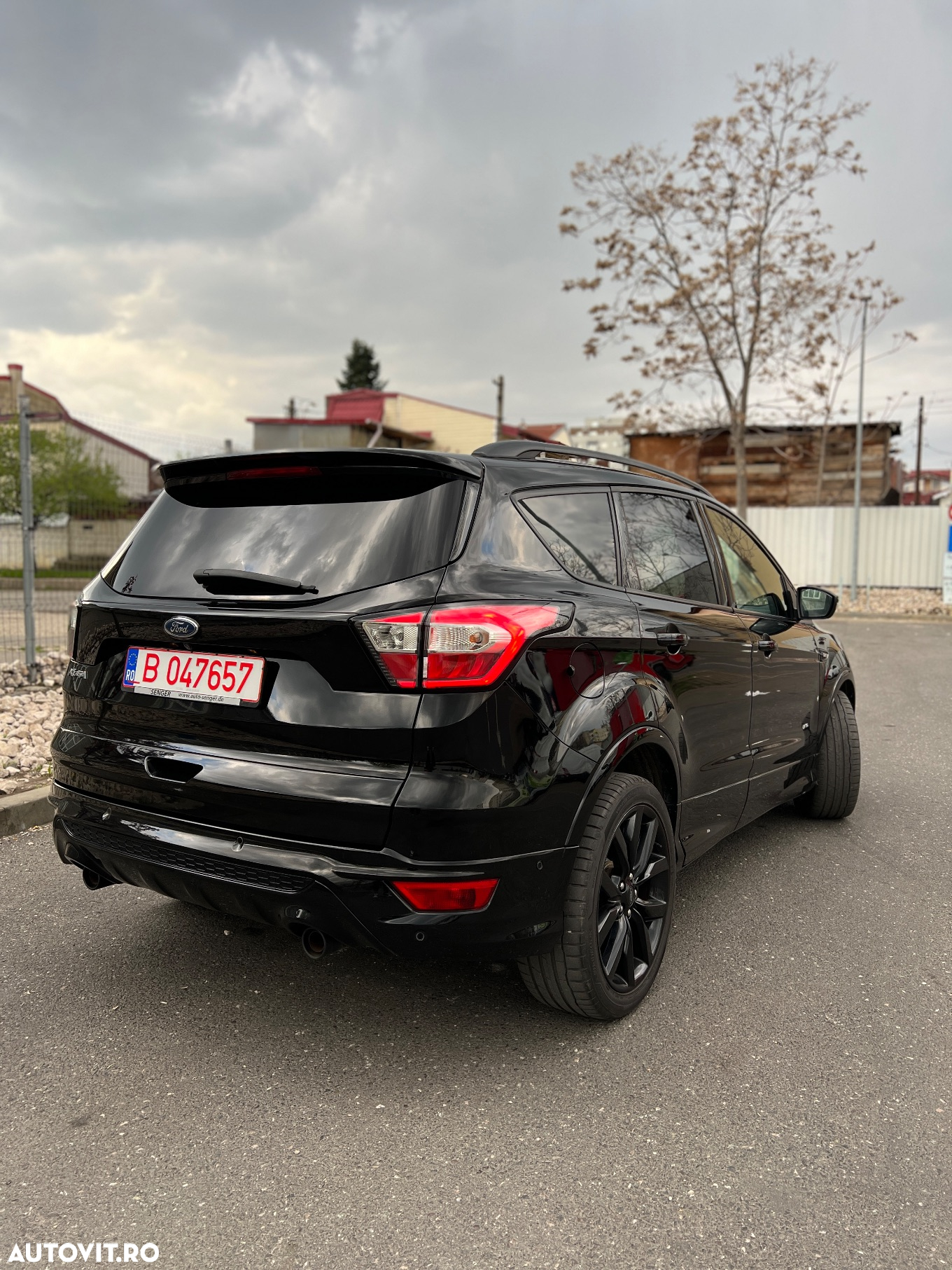 Ford Kuga 2.0 TDCi 4x4 Aut. ST-Line - 4