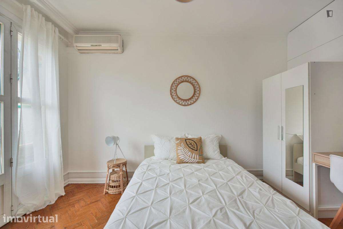 Quarto - localizado em Marquês de Pombal Lisbon - Grande imagem: 5/60