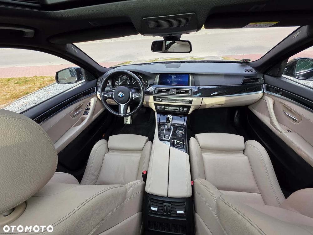 BMW Seria 5 530d xDrive Touring - 9