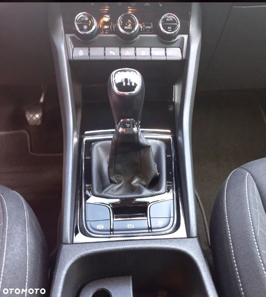 Skoda Karoq ver-1-6-tdi-scr-style - 9